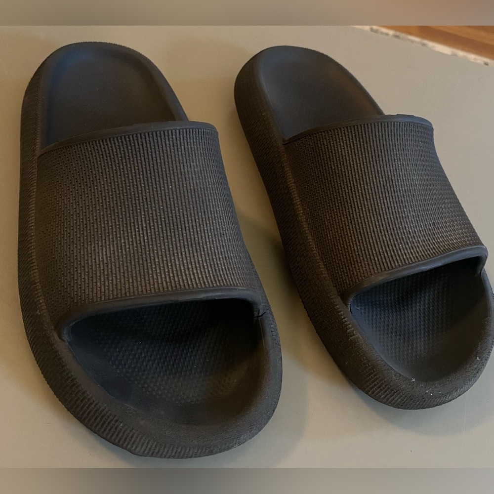 🖤 Classic Black Slide Sandals 🖤